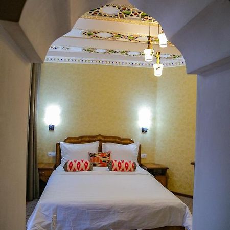 Old Gate Family Guest House Bukhara Bagian luar foto
