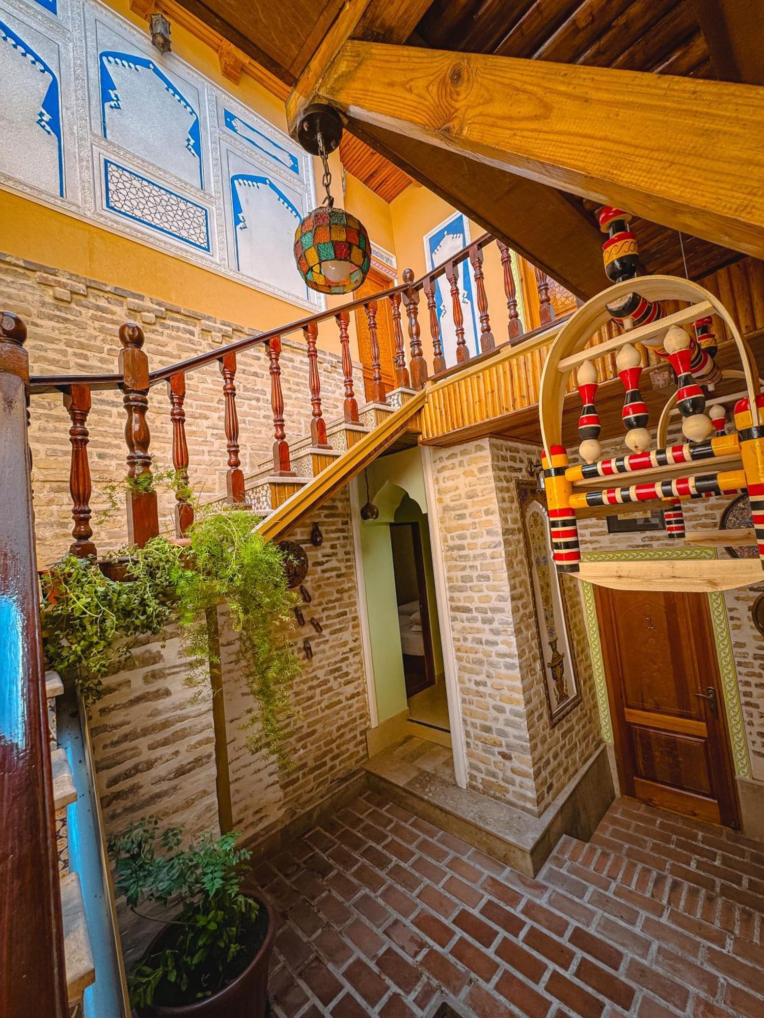 Old Gate Family Guest House Bukhara Bagian luar foto