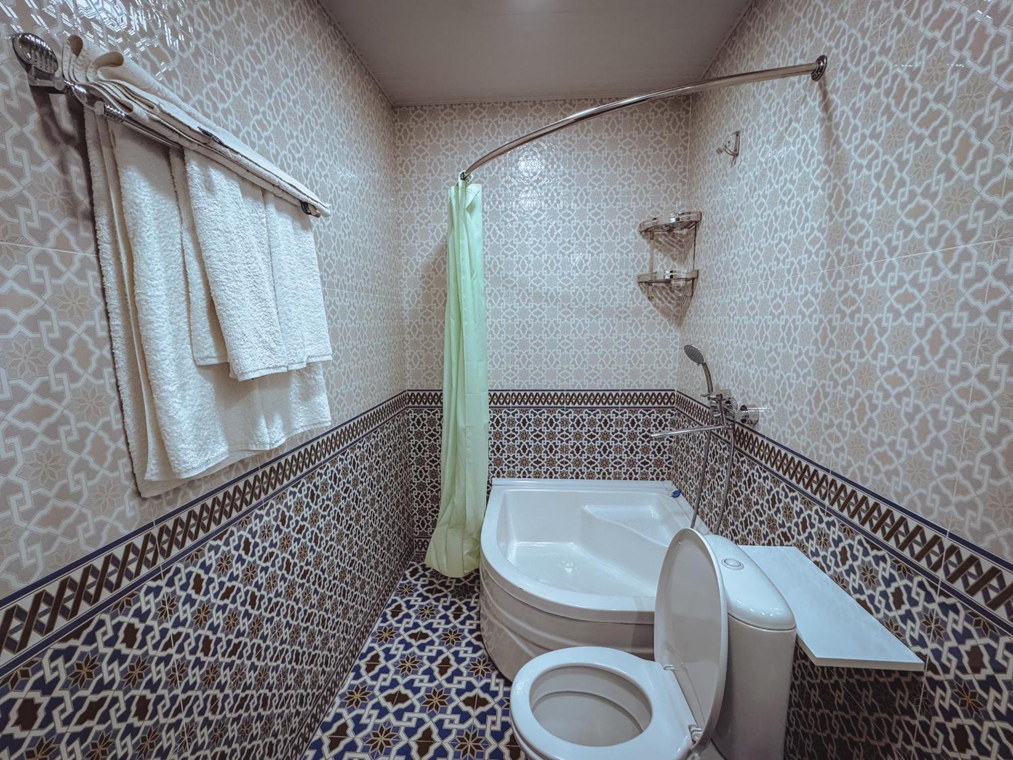 Old Gate Family Guest House Bukhara Bagian luar foto