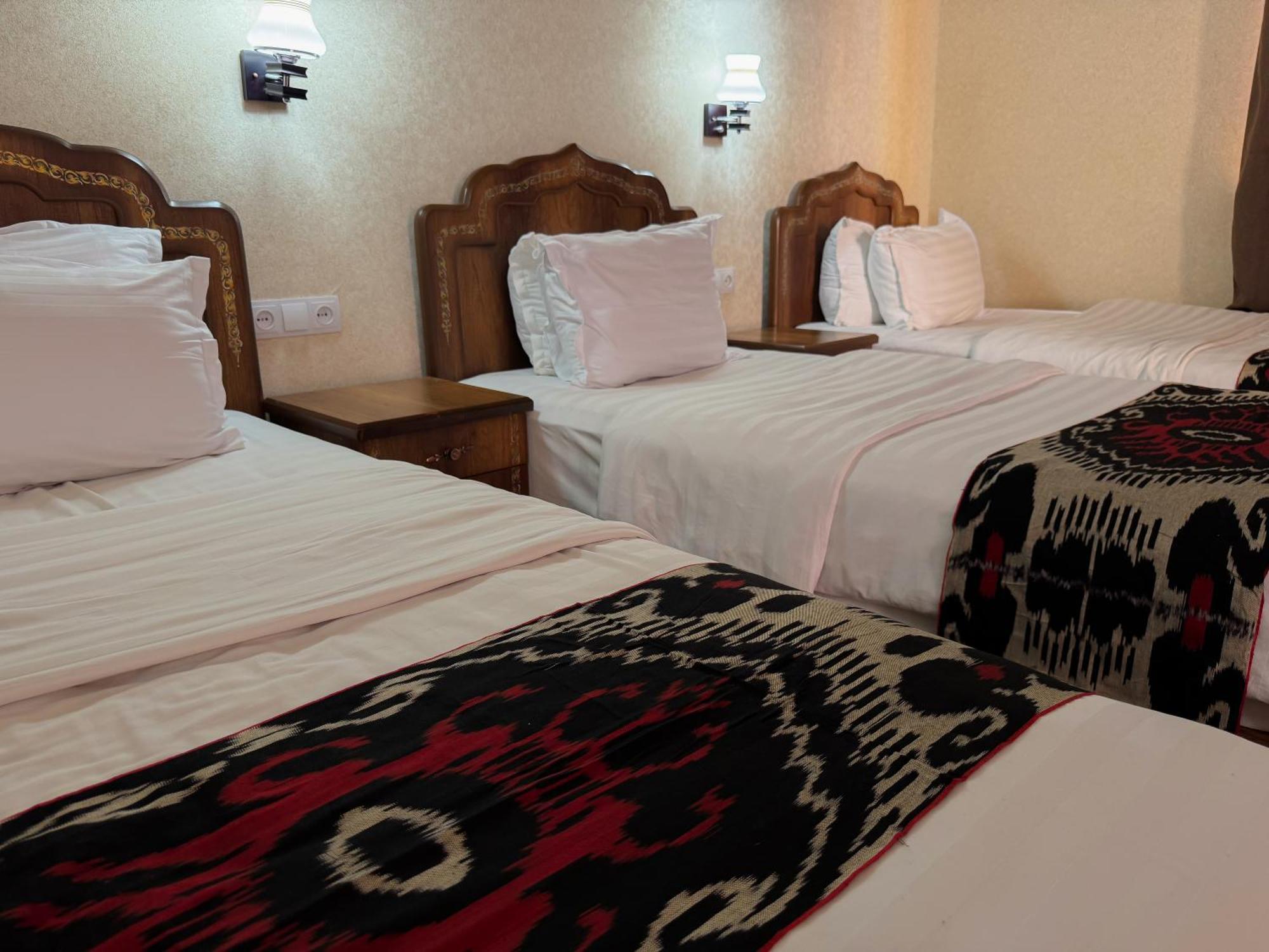 Old Gate Family Guest House Bukhara Bagian luar foto