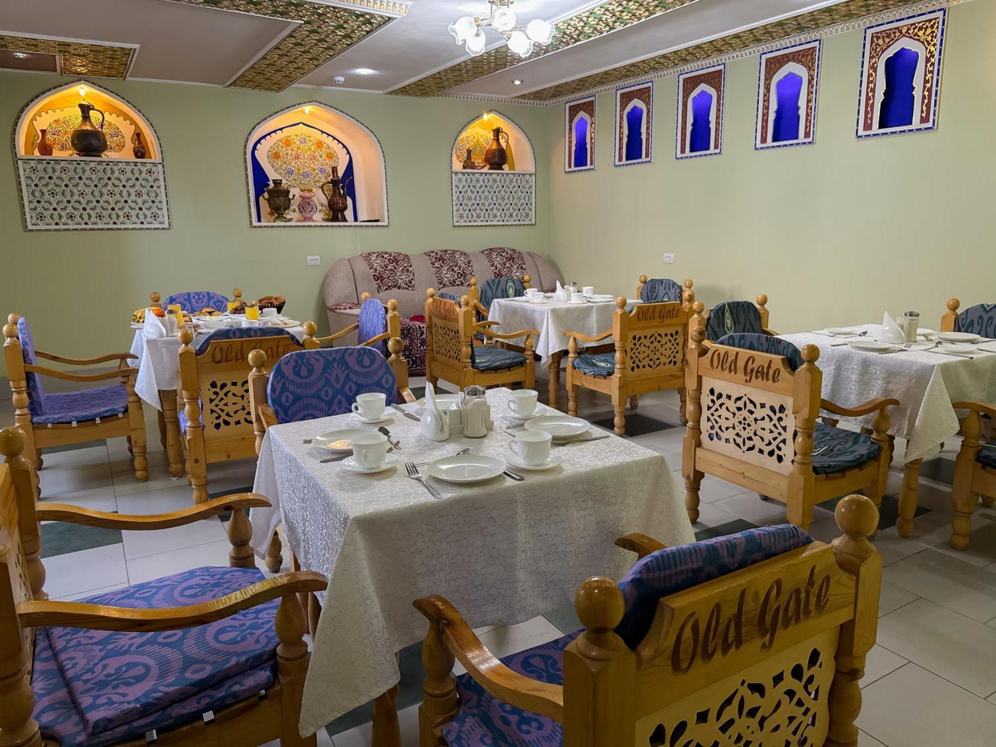 Old Gate Family Guest House Bukhara Bagian luar foto