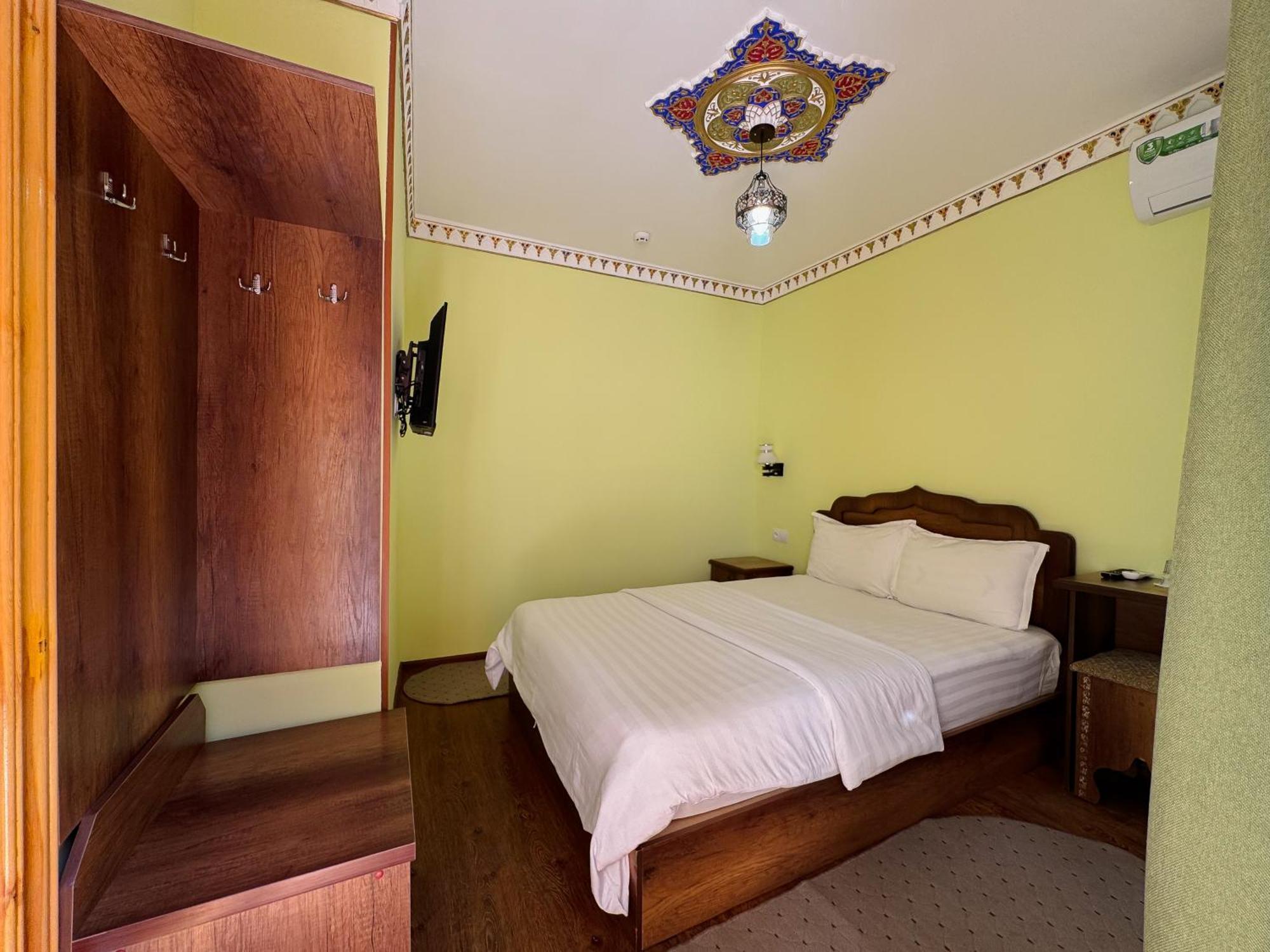 Old Gate Family Guest House Bukhara Bagian luar foto