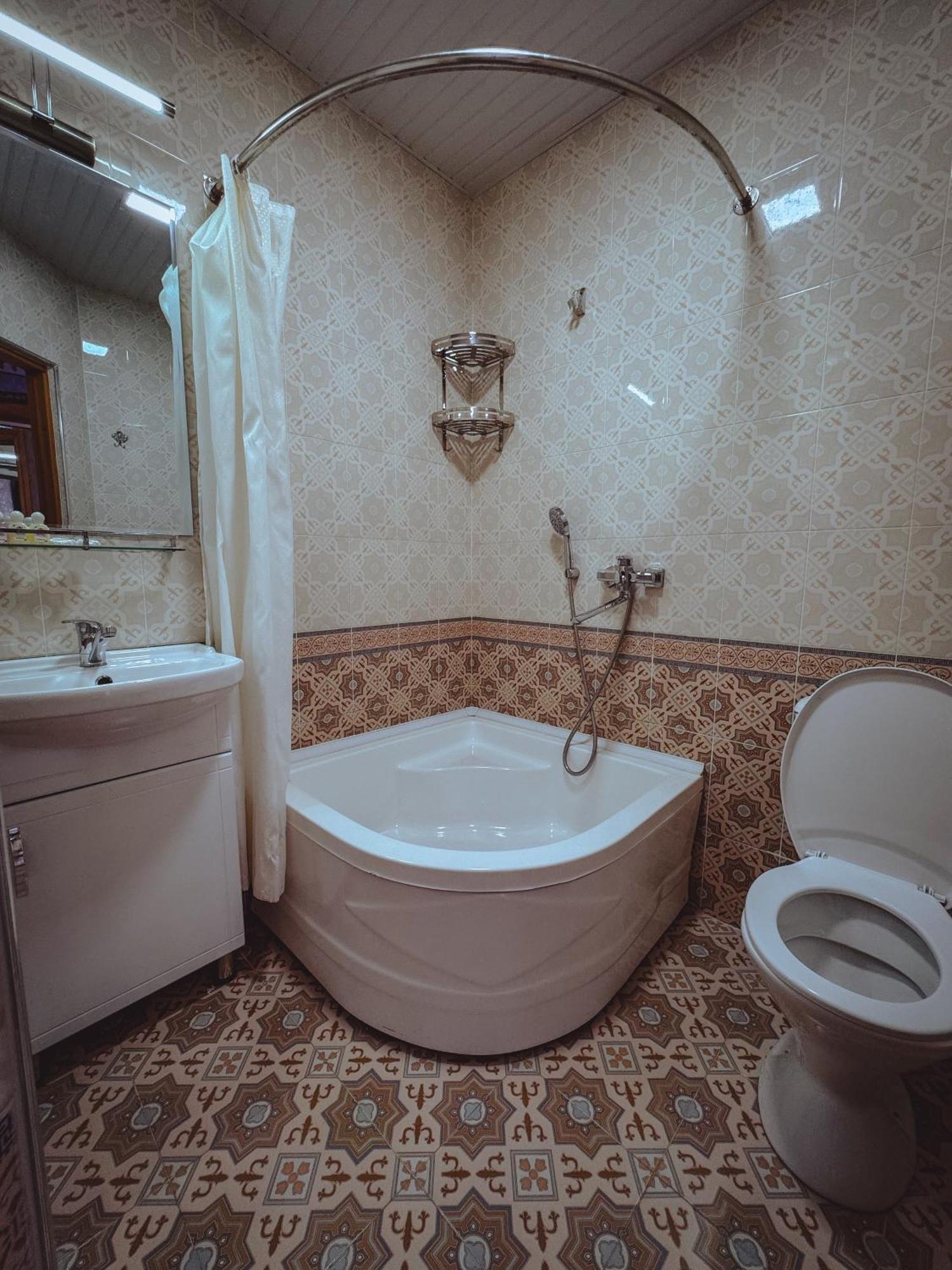 Old Gate Family Guest House Bukhara Bagian luar foto