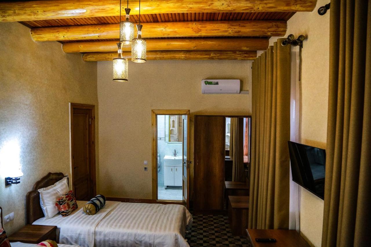 Old Gate Family Guest House Bukhara Bagian luar foto