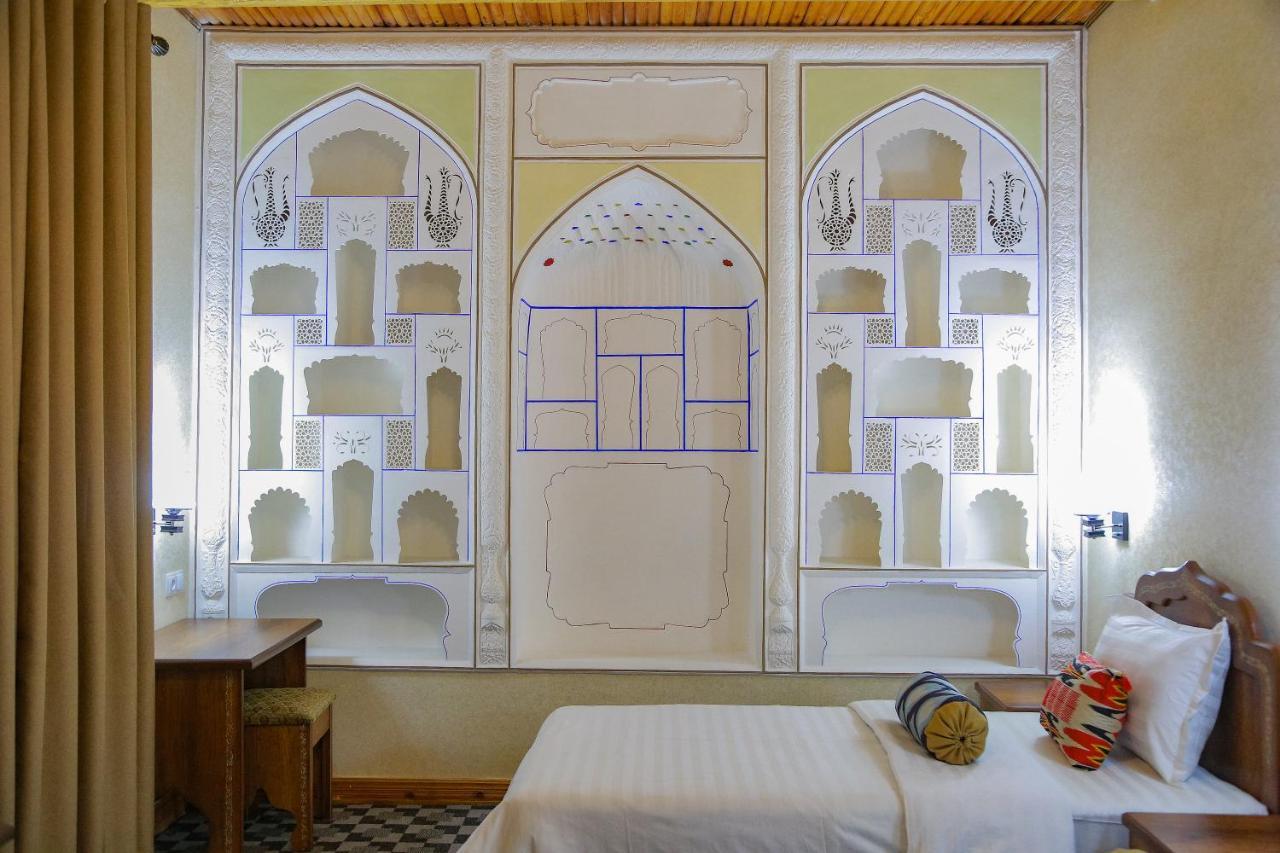 Old Gate Family Guest House Bukhara Bagian luar foto