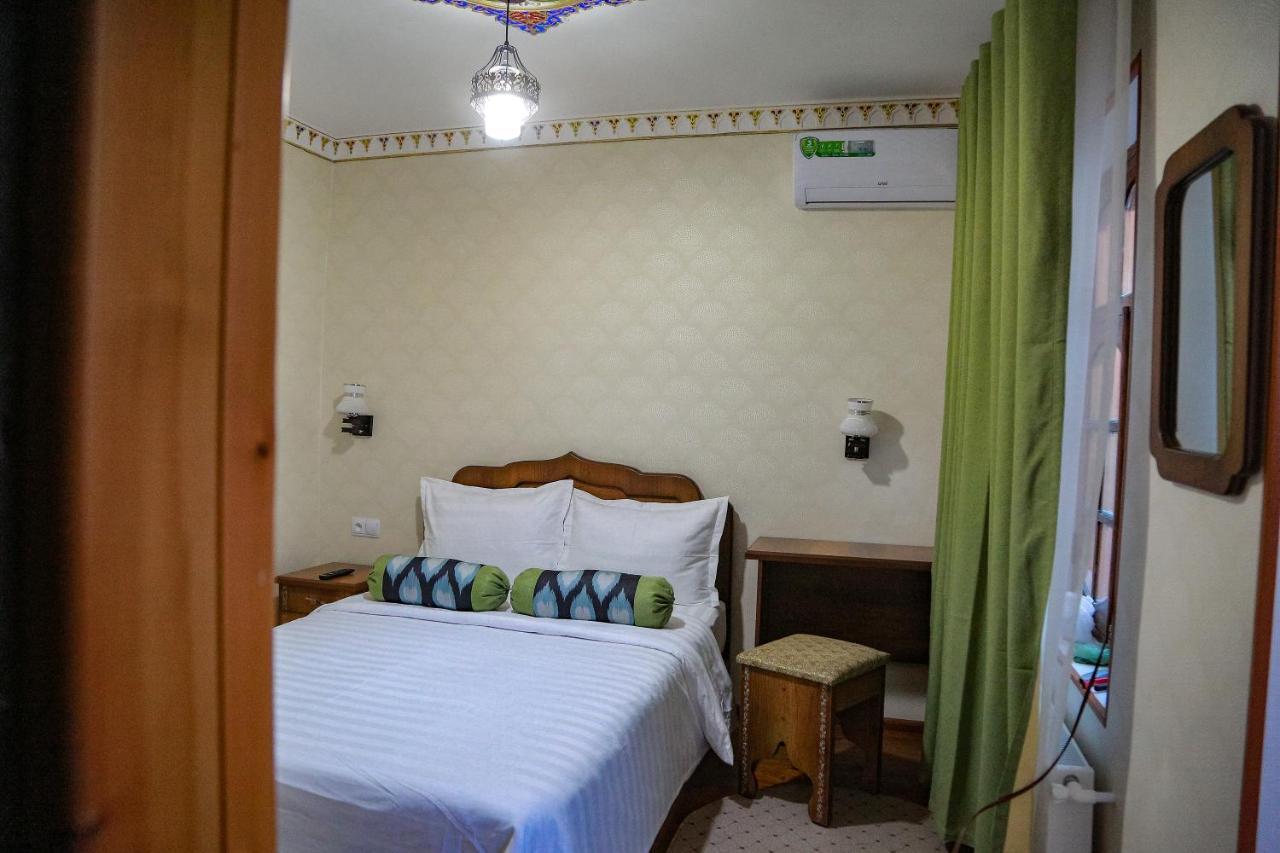 Old Gate Family Guest House Bukhara Bagian luar foto