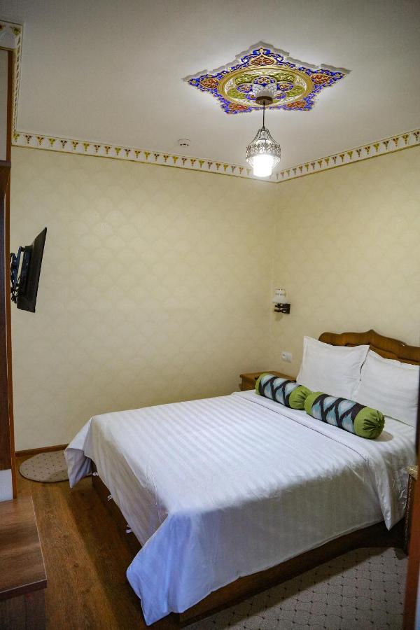 Old Gate Family Guest House Bukhara Bagian luar foto